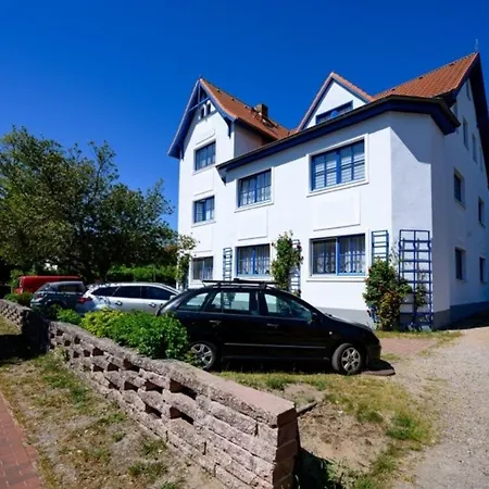 Ginster Apartment
